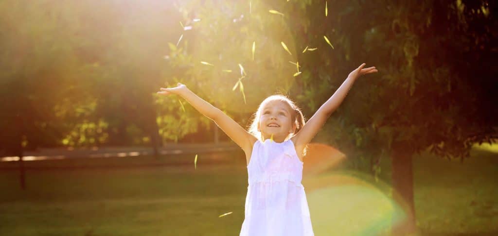 Cuidar los ojos de los niños este verano